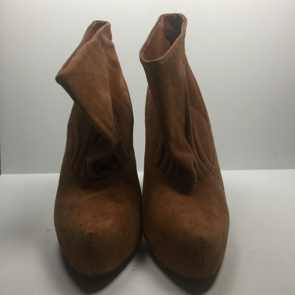 B BAKERS Cognac Suede Platform Pull-On Booties 8B - Picture 2 of 6